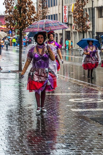 Under mother's umbrella by didier de borle