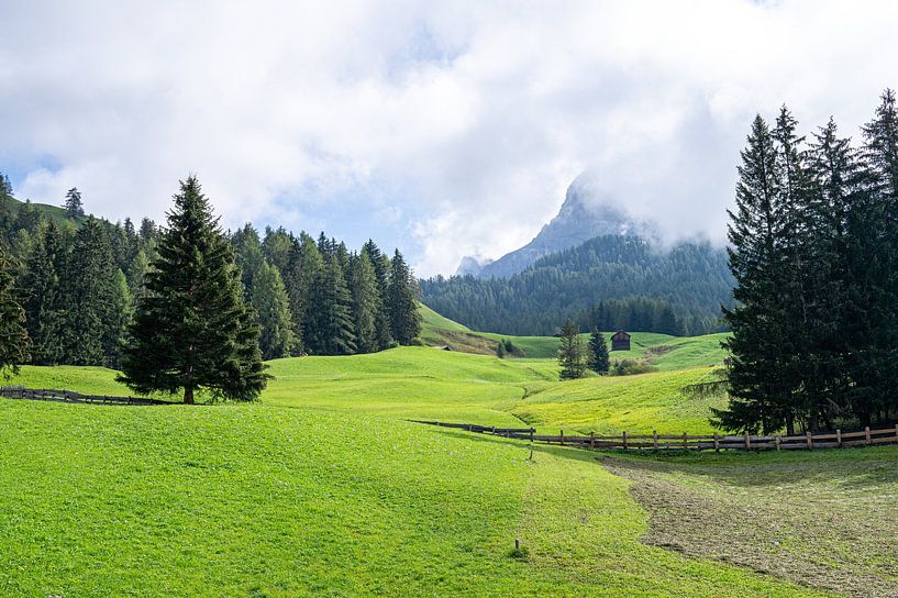 Berge in den Wolken von Lynn Haverhals