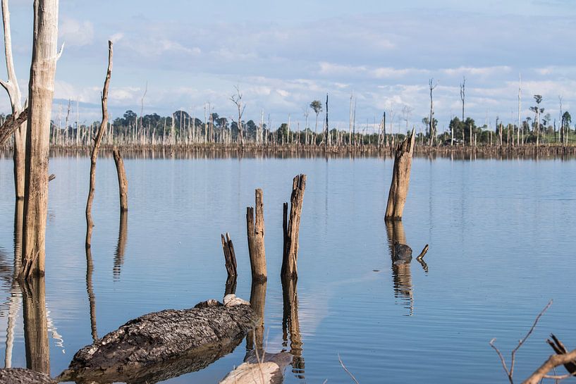 Beautiful lake in Laos, Thakhek Loop by Anne Zwagers