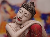 Bouddha inspiré, zoomé dans une splendeur colorée