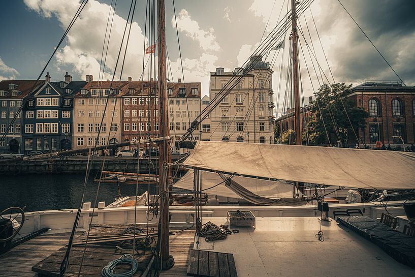 Altes Segelboot am Nyhavn, Kopenhagen von Jonas Röjestål