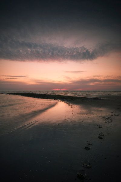 Ein gedämpfter Sonnenuntergang von Bob Daalder