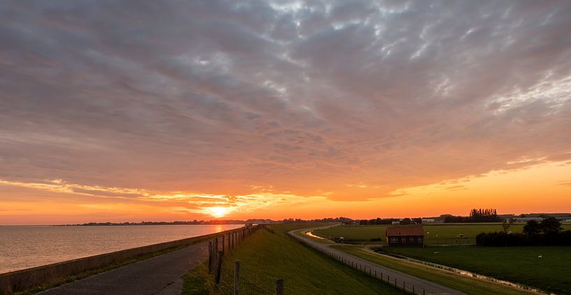 Paysage de polders au coucher du soleil par By Marjolein Design