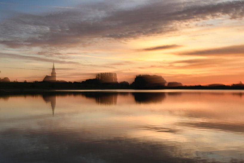 Sunset in de Weurtse Uiterwaarden van Netty Kempkes