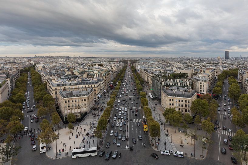 Die Champs Elysées vom Arc de Triomphe in Paris von MS Fotografie | Marc van der Stelt