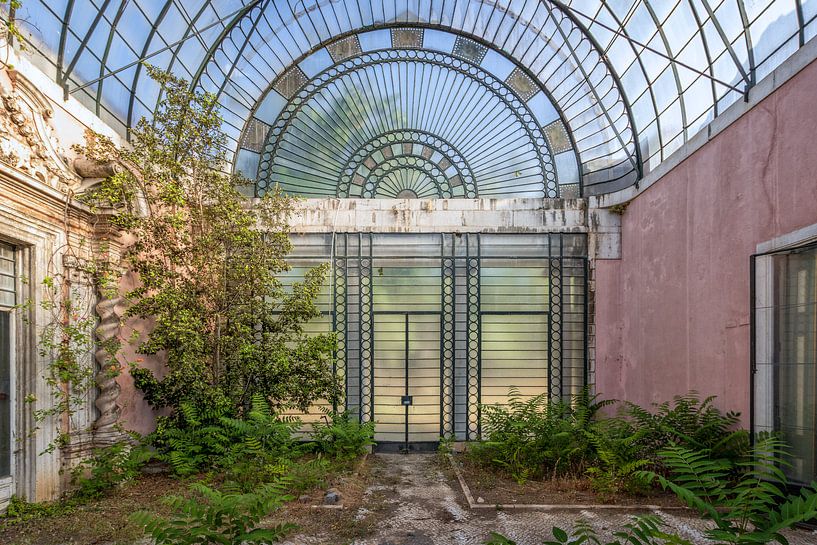 Entrance portal of a palace by Gentleman of Decay
