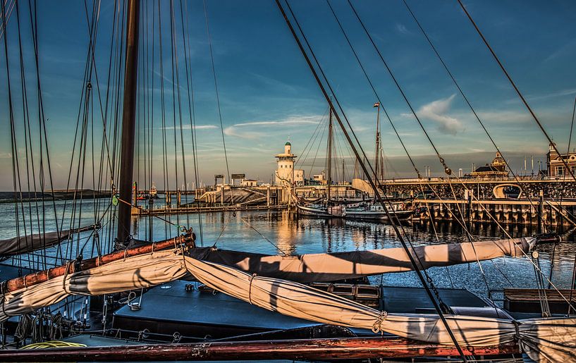 Harlingen harbour entrance by Harrie Muis