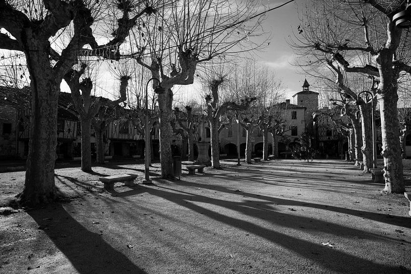 Shadow in Fourcès by Daan Ruijter