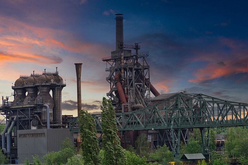 Un site industriel au crépuscule par HGU Foto
