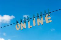 en ligne sur la corde à linge