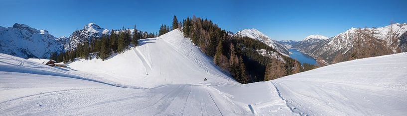 wide winter landscape ski run resort Zwolferkopf austria tyrol by SusaZoom