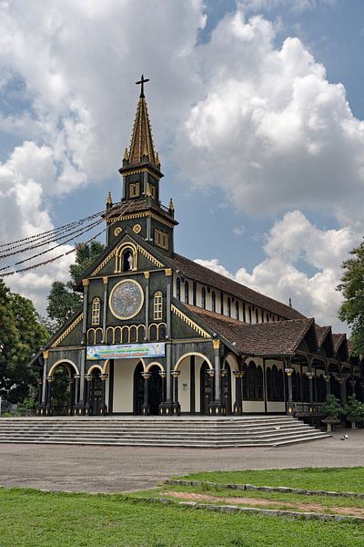 An architectural jewel of Central Vietnam by Frank Photos