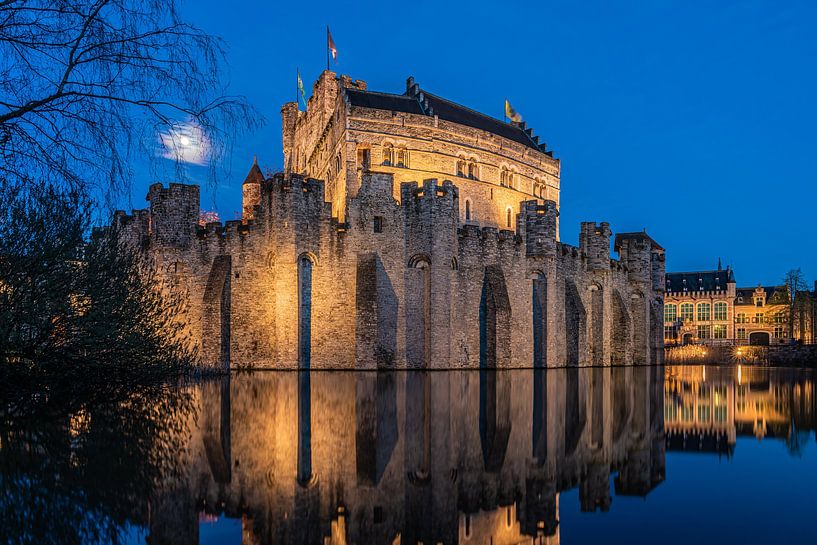 Full moon at the Castle of the Counts in Ghent by Jeroen de Jongh Photography