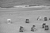 Strandstoelen in zwart wit