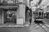 Straatbeeld Lissabon met tram