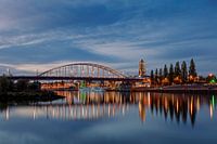 Arnhem, met de Eusebius kerk, John Frostbrug en de Nederrijn.
