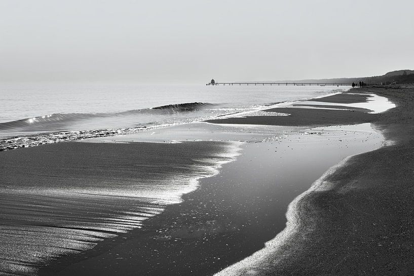 Beach view in black and white by Ralf Lehmann