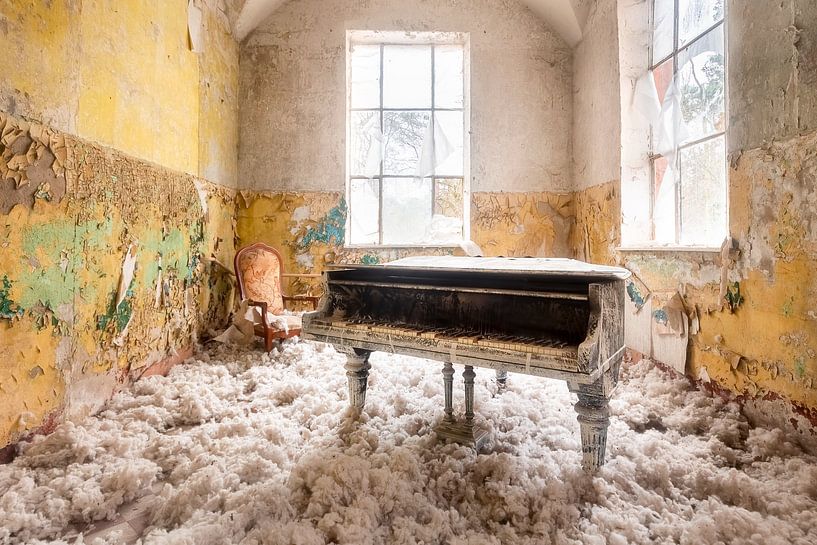 Abandoned Piano with Wool. by Roman Robroek - Photos of Abandoned Buildings