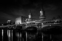 Oberbaumbrücke über die Spree in Berlin 05