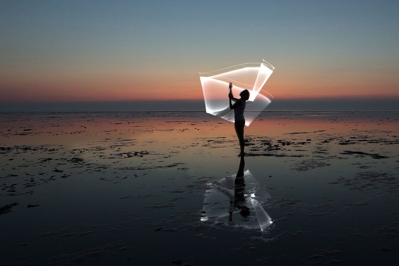 Licht Harfe auf das Wattenmeer durch eine Lichtfarbe von Arjan Groot