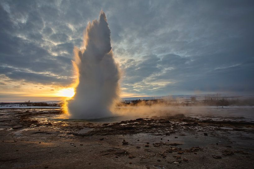 Geiser in IJsland by Esther Bakker-van Aalderen