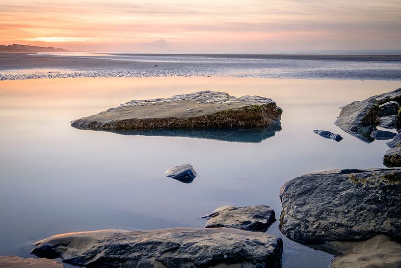 Pastel beach sunset by Johan Vanbockryck