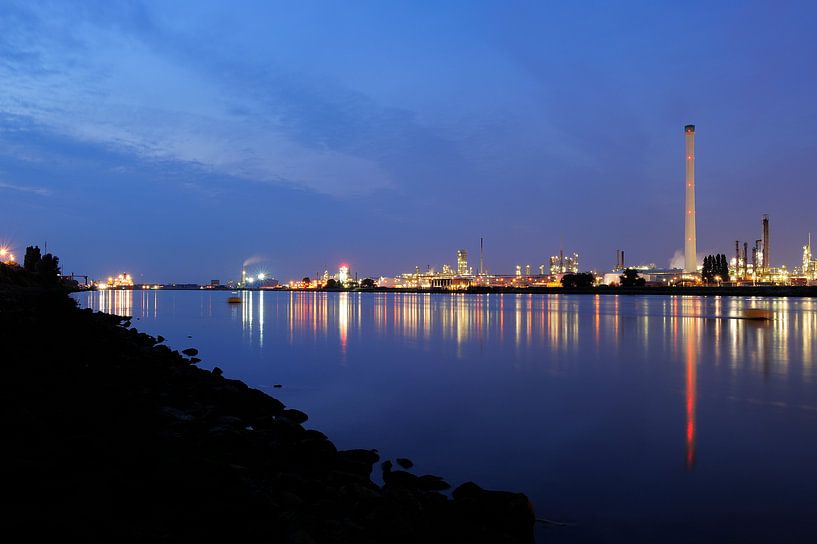 Vondelingenplaat dans le quartier Botlek de Rotterdam par Merijn van der Vliet