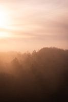 Lever de soleil brumeux sur la crête d'Utrecht