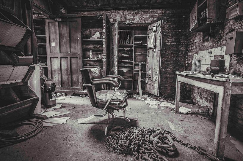 (urbex) take a seat von mandy sakkers