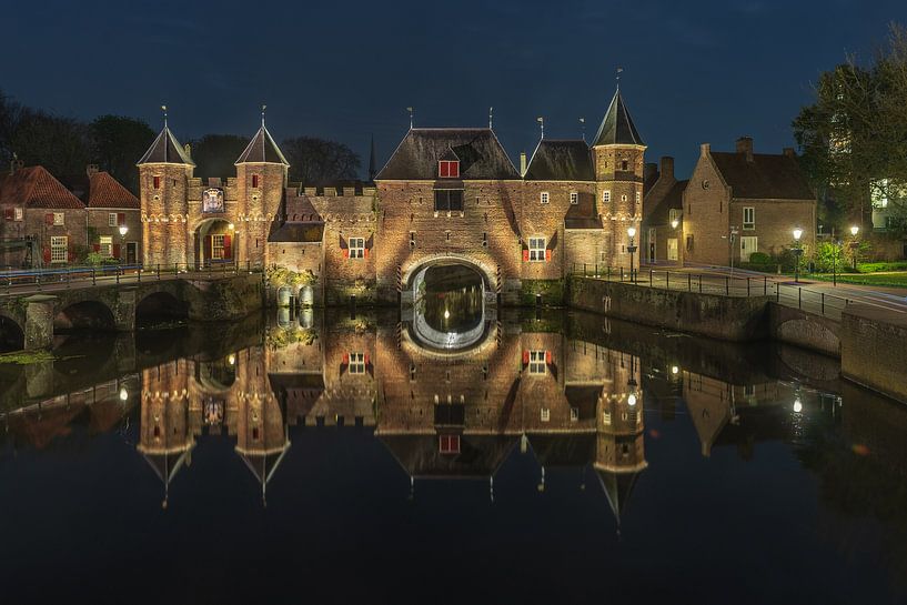 Amersfoortse koppelpoort by night by Karin Riethoven
