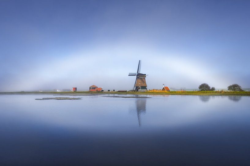 Arch of fog above the Etersheimer Mill | Noord-Hollands Landschap | Weerfoto by Marijn Alons