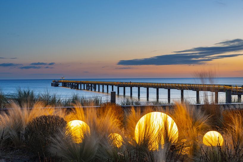 Pier, Binz seaside resort on the island of Rügen by Walter G. Allgöwer