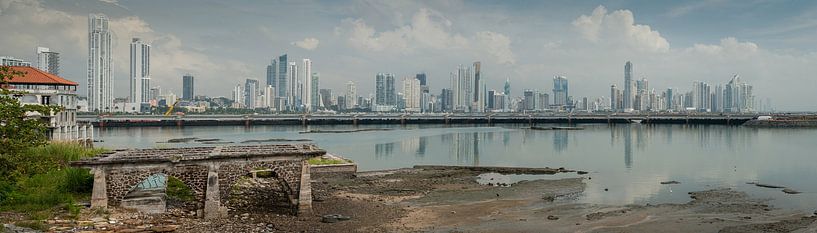 Panorama of Panama City by Roel Beurskens