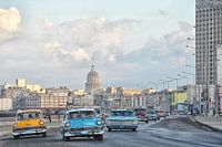 Oldtimers op de boulevard van Havana,Cuba.