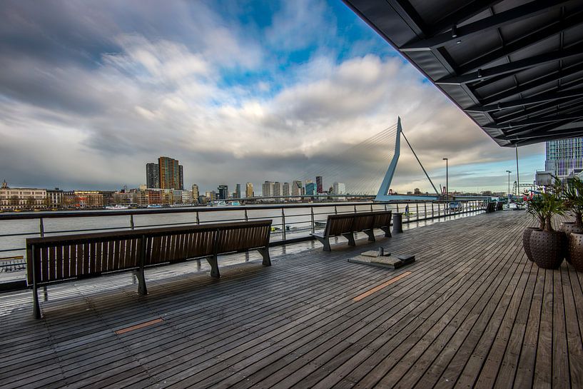 Skyline Rotterdam met Erasmusbrug vanaf Kop van Zuid by Mark De Rooij