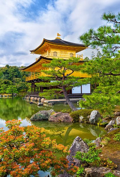 Goldener Pavillon - Kinkaku Ji - in Kyoto , Japan von Chi