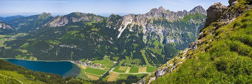Mountain panorama from the Krinnenspitze to Haldensee and the Tannheim mountains by Walter G. Allgöwer