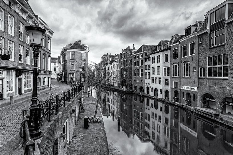 UTRECHT - OUDEGRACHT &amp; LICHTE GAARD - B&amp;W-2 by Thomas van Galen