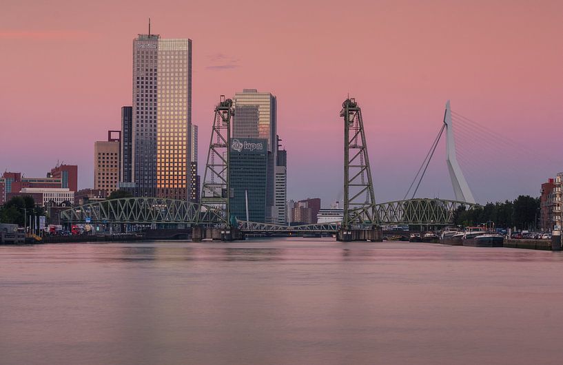 Sunrise in Rotterdam by Ilya Korzelius