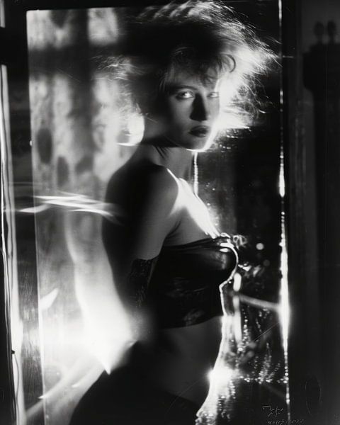 Portrait de boudoir élégant en noir et blanc par Carla Van Iersel