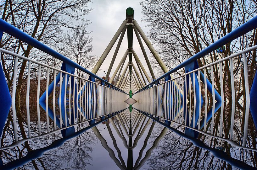 Brückenspiegelung von Edgar Schermaul