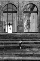 Scène de rue Femme Escaliers Rome Italie