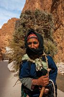 Frau Schwuchtel im Oued Todra