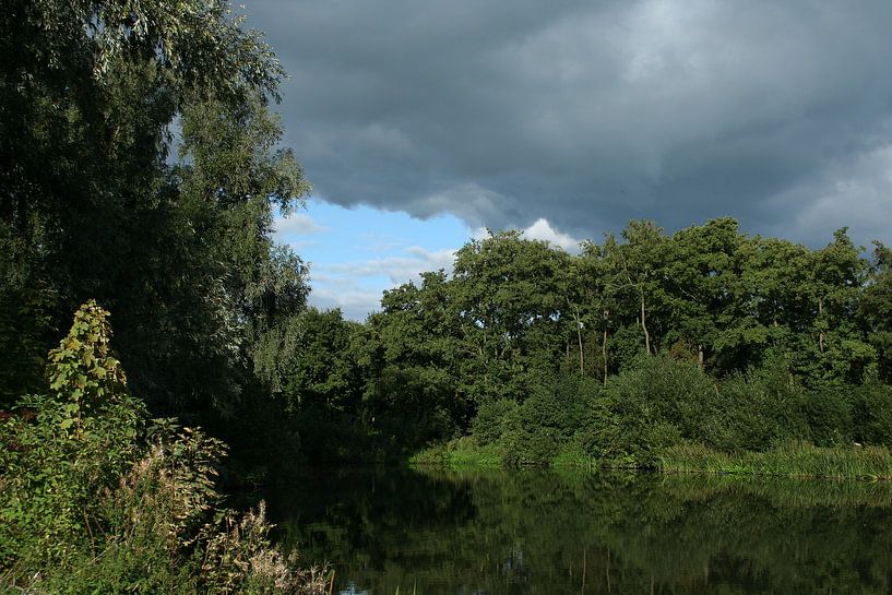Dreigende lucht van Simone Huisman
