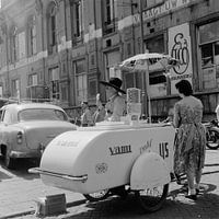 Ice cream truck Waterloo Square 1950