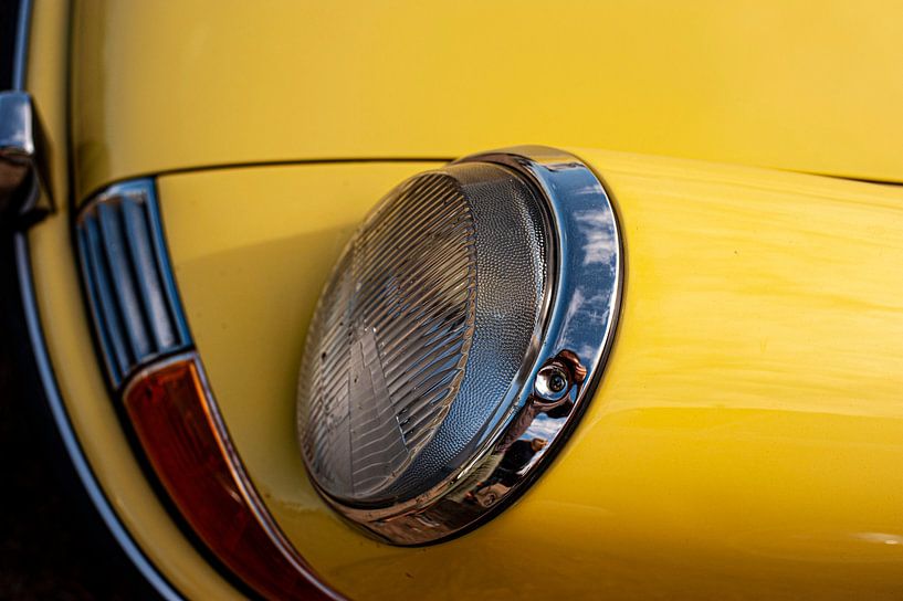 Yellow nine-eleven by Christoph Jirjahlke