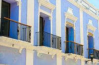 Shades of blue on Mexican streets
