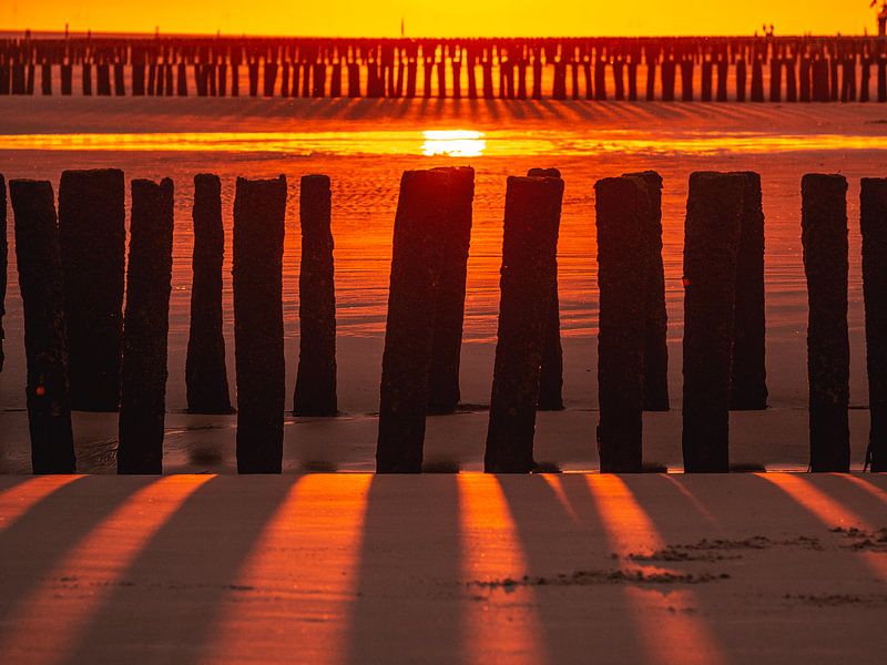 Brise-lames en Zoutelande (Horizontal) par Joren van den Bos