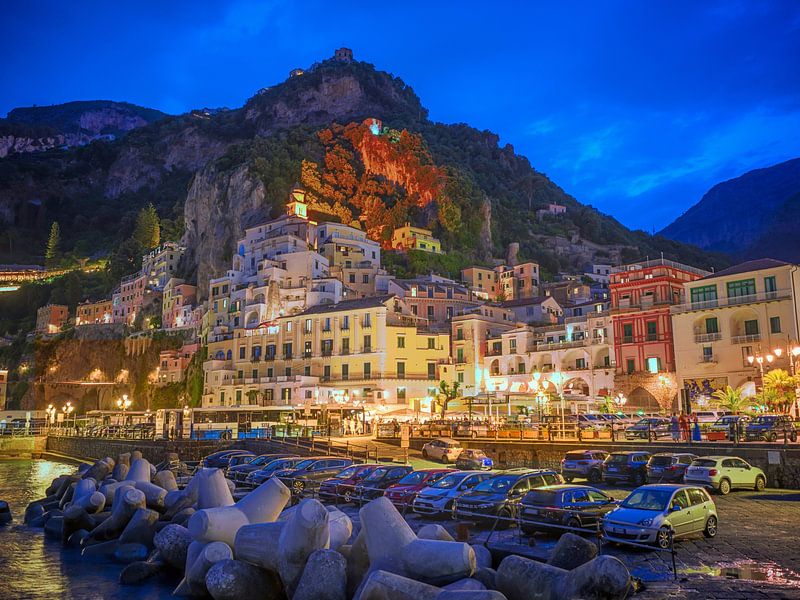 Amalfiküste - Amalfi am Abend von t.ART