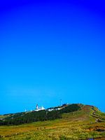 Blauwe lucht boven vuurtoren